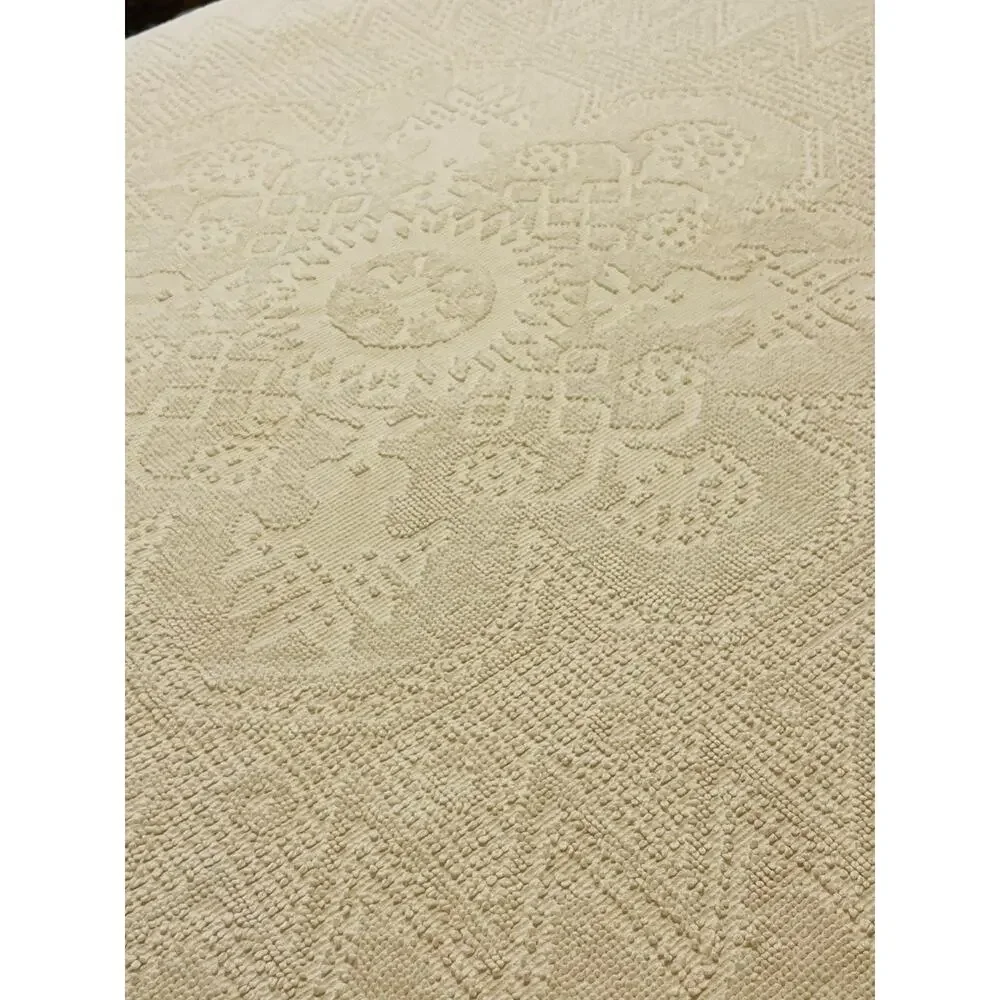Vintage Chenille Bedspread Blanket Fringe White Cotton Cottage 120